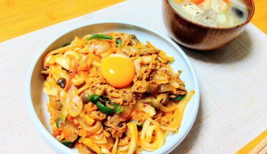 豚キムチ焼きうどん！【単身男子の平日夕食】