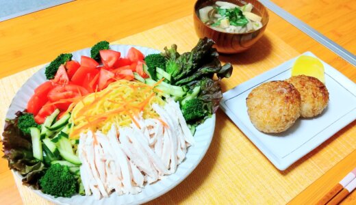 ラーメンサラダと焼きおにぎり！【男一人の休日昼食】