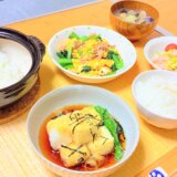 揚げ出し豆腐と豚肉と小松菜の卵炒め！【男一人の休日夕食】