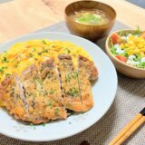 皮パリチキンの親子丼 【男一人の平日夕食】