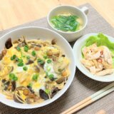 きのこの卵とじ丼と鶏ささみと穂先メンマの和え物 【男一人の平日夕食】