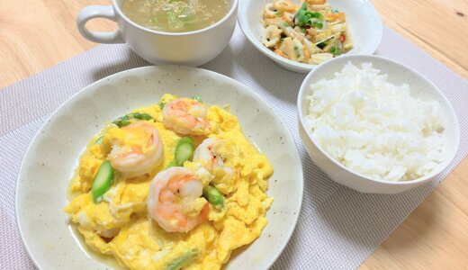 エビとアスパラの卵炒めと穂先メンマとちくわの和えもの 【男一人の平日夕食】